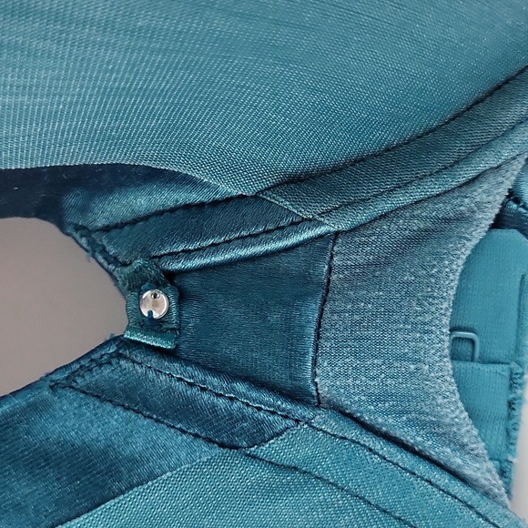 (2) Vanity Fair Bras Size 38C - Picture 2 of 8